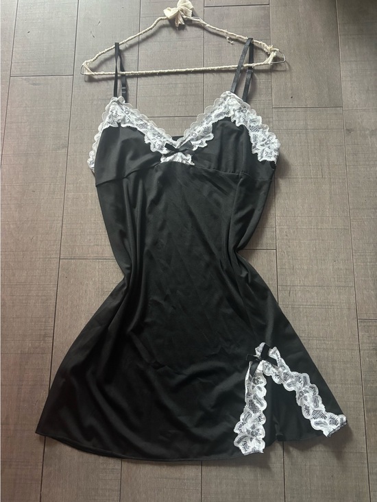 Other - ♥️5/$25♥️Coquette Girl Black & White Lace-Trim Satin Chemise Slip Dress
